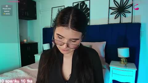 Snapshot of valeery_gomez chatting on 09-19-25, 07:58 Tifanny online show from 09-19-25, 07:58