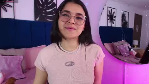 Snapshot of valeery_gomez chatting on 10-13-25, 05:02 Tifanny online show from 10-13-25, 05:02