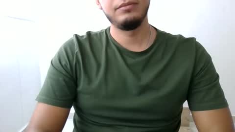 Snapshot of valen_sebas chatting on 11-20-25, 03:45 valen_sebas online show from 11-20-25, 03:45