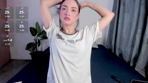 IG-valen mendoza99  twitter valenthompson99 online show from 06-12-26, 11:57