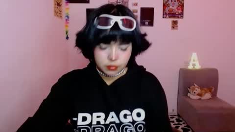 Snapshot of valenbeauty chatting on 06-03-26, 02:03 valenbeauty online show from 06-03-26, 02:03