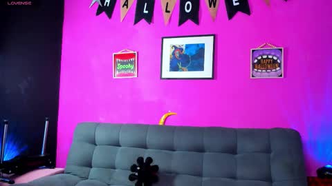 valentina milan online show from 10-22-25, 06:13