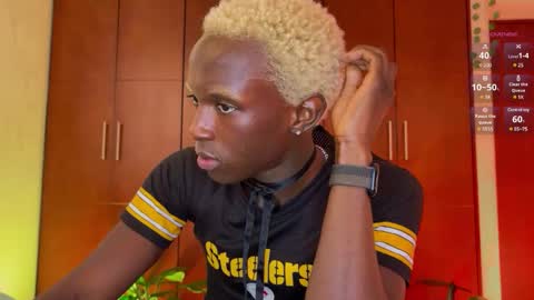   Valentin  independent Cam Boy     online show from 12-11-24, 12:02