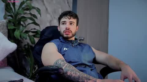 Snapshot of valenthinoking chatting on 10-23-25, 03:06 valenthinoking online show from 10-23-25, 03:06