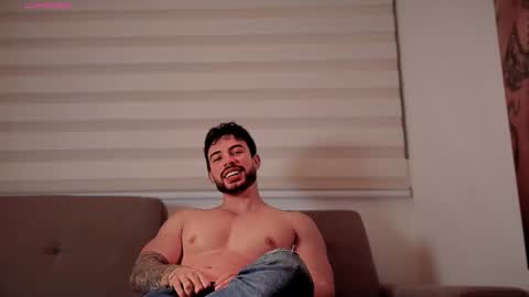 Snapshot of valenthinoking chatting on 10-26-25, 05:57 valenthinoking online show from 10-26-25, 05:57