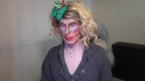 Snapshot of valentia_vickers chatting on 12-19-24, 03:29 Valentia online show from 12-19-24, 03:29