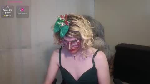 Snapshot of valentia_vickers chatting on 12-19-24, 06:34 Valentia online show from 12-19-24, 06:34