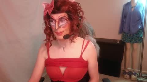 Snapshot of valentia_vickers chatting on 01-09-25, 12:46 Valentia online show from 01-09-25, 12:46