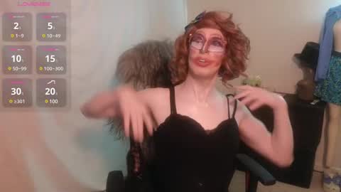 Snapshot of valentia_vickers chatting on 01-20-25, 02:43 Valentia online show from 01-20-25, 02:43