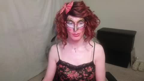 Snapshot of valentia_vickers chatting on 02-10-25, 11:02 Valentia online show from 02-10-25, 11:02