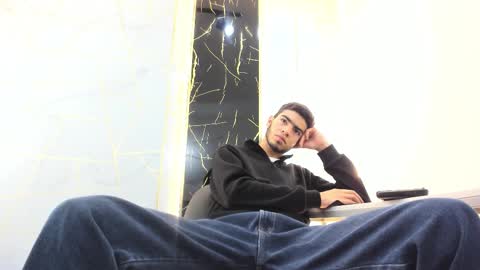 VALENTIN  online show from 03-25-26, 03:23