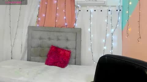 Snapshot of valentina_0_ chatting on 12-12-24, 09:19 Valentina online show from 12-12-24, 09:19