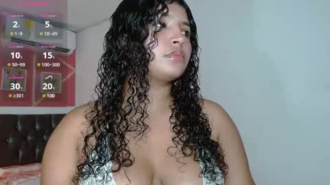 Snapshot of valentina_0_ chatting on 12-31-24, 10:01 Valentina online show from 12-31-24, 10:01