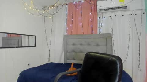 Snapshot of valentina_0_ chatting on 01-24-25, 04:16 Valentina online show from 01-24-25, 04:16