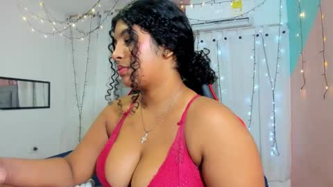 Snapshot of valentina_0_ chatting on 02-06-25, 09:53 Valentina online show from 02-06-25, 09:53