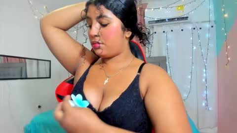 Snapshot of valentina_0_ chatting on 02-15-25, 04:14 Valentina online show from 02-15-25, 04:14