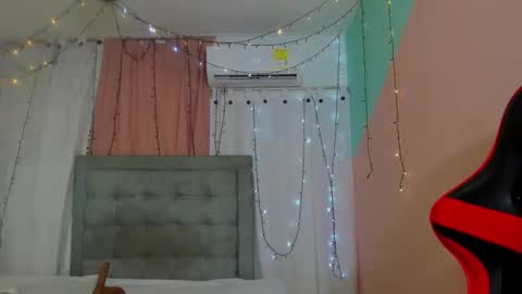 Snapshot of valentina_0_ chatting on 03-02-25, 02:08 Valentina online show from 03-02-25, 02:08