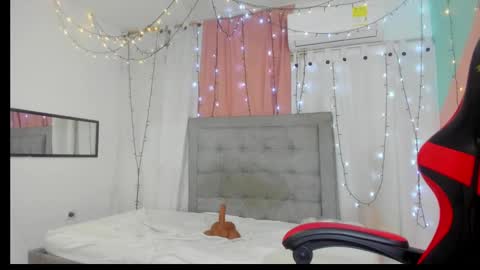 Snapshot of valentina_0_ chatting on 03-10-25, 09:32 Valentina online show from 03-10-25, 09:32
