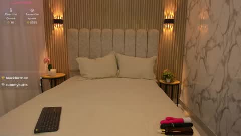 valentina robertson online show from 04-21-26, 01:42