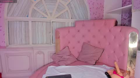 Valentina online show from 10-14-25, 10:21