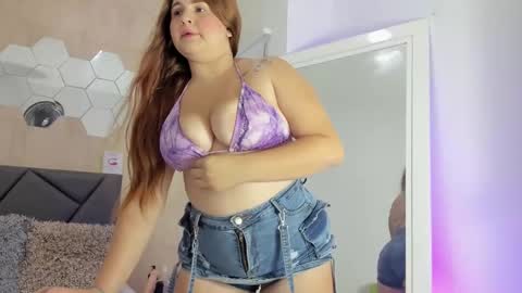 Velentina  online show from 09-20-25, 02:29