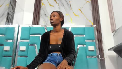 Snapshot of valentina_eboni chatting on 12-04-25, 12:03 Sharon online show from 12-04-25, 12:03