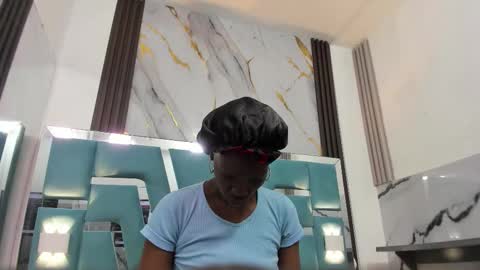 Snapshot of valentina_eboni chatting on 12-14-25, 11:37 Sharon online show from 12-14-25, 11:37