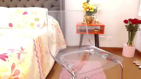 Valen Ferrer online show from 02-15-25, 11:25