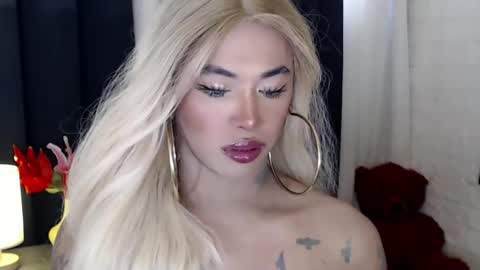 Amanda online show from 01-06-25, 05:41