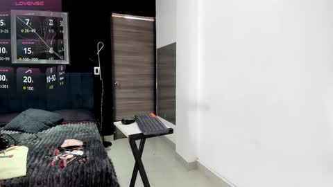 Snapshot of valentina_herrrera chatting on 05-20-26, 04:24 valentina_herrrera online show from 05-20-26, 04:24