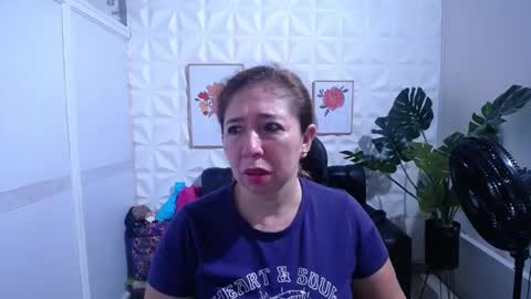 Snapshot of valentina_mature chatting on 09-11-25, 10:10 Valentina online show from 09-11-25, 10:10