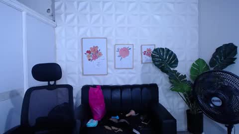 Valentina  online show from 09-28-25, 01:22