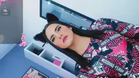 valentina_princess_ online show from 03-10-25, 08:48