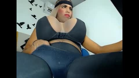 valentinabigcock23 online show from 03-06-25, 12:41