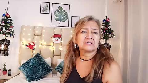 Snapshot of valentinadiazz1 chatting on 12-30-24, 05:44 Ana online show from 12-30-24, 05:44