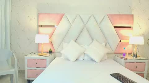 Snapshot of valentinadiazz1 chatting on 01-14-25, 11:53 Ana online show from 01-14-25, 11:53