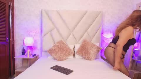 Snapshot of valentinadiazz1 chatting on 01-23-25, 11:48 Ana online show from 01-23-25, 11:48