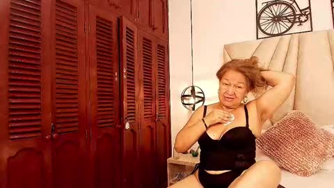 Snapshot of valentinadiazz1 chatting on 01-27-25, 11:32 Ana online show from 01-27-25, 11:32