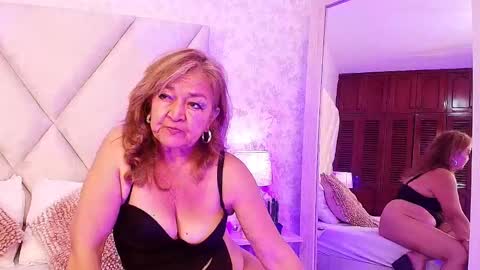 Snapshot of valentinadiazz1 chatting on 02-22-25, 10:31 Ana online show from 02-22-25, 10:31