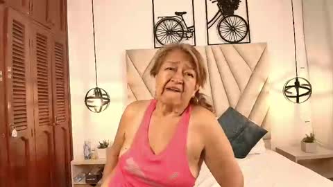 Snapshot of valentinadiazz1 chatting on 02-26-25, 10:42 Ana online show from 02-26-25, 10:42