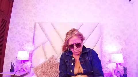 Snapshot of valentinadiazz1 chatting on 03-04-25, 11:54 Ana online show from 03-04-25, 11:54