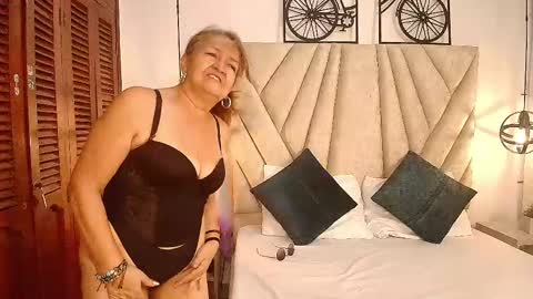 Snapshot of valentinadiazz1 chatting on 03-05-25, 07:27 Ana online show from 03-05-25, 07:27