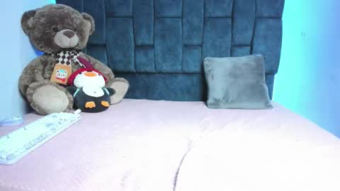 valentinaklean1 online show from 02-12-26, 05:02