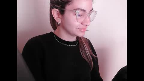 Snapshot of valentinaseleni24 chatting on 09-18-25, 03:25 valentinaseleni24 online show from 09-18-25, 03:25