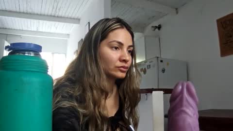 Snapshot of valentinaseleni24 chatting on 10-09-25, 07:01 valentinaseleni24 online show from 10-09-25, 07:01