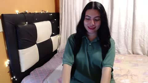 Snapshot of valentinasmith18 chatting on 04-01-26, 12:00 valentinasmith18 online show from 04-01-26, 12:00