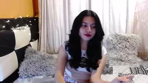 Snapshot of valentinasmith18 chatting on 04-21-26, 01:42 valentinasmith18 online show from 04-21-26, 01:42