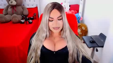 Snapshot of valentinaxqueen chatting on 10-03-25, 12:51 online show from 10-03-25, 12:51