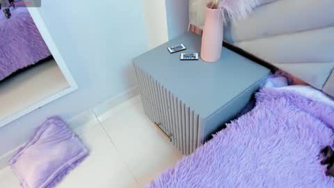 Mia  online show from 02-11-26, 09:20