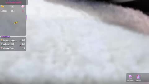 Snapshot of valentine_petite1 chatting on 02-12-25, 02:10 Valentine online show from 02-12-25, 02:10